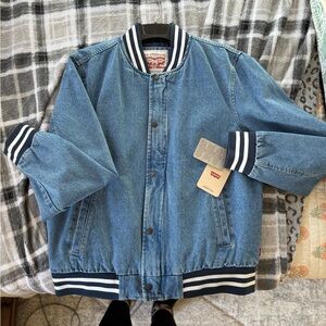 NWT Levi’s men’s varsity bomber denim jacket / large